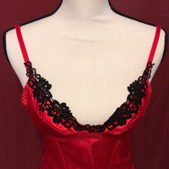 Corset and garter set by Intimates from Fredricks - Picture 2 of 3